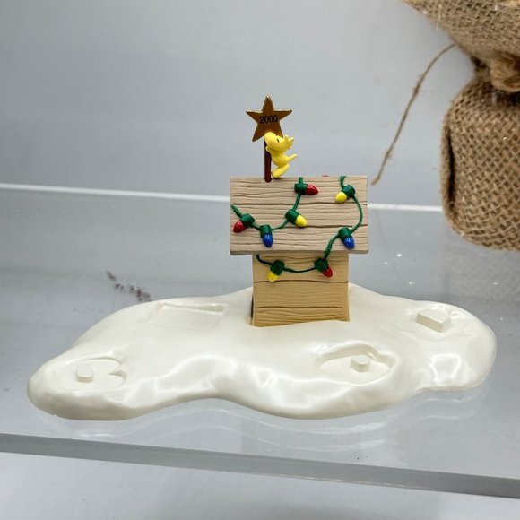 Hallmark Keepsake Ornament Woodstock On Doghouse Snoopy Christmas 50 Years 2000 - Picture 2 of 10